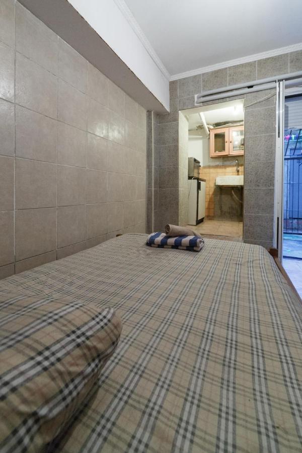 Апартаменти Private Flat For 2 Or 3 With Back Yard Near Exarhia Square And Archaelogical Museum Афіни Екстер'єр фото